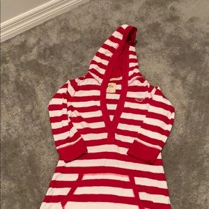 Hooded 3/4 sleeve top